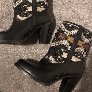 Women’s size 7.5 studded Frye leather boots